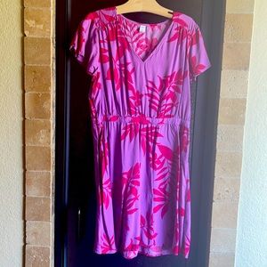 Adorable bright beach dress.
